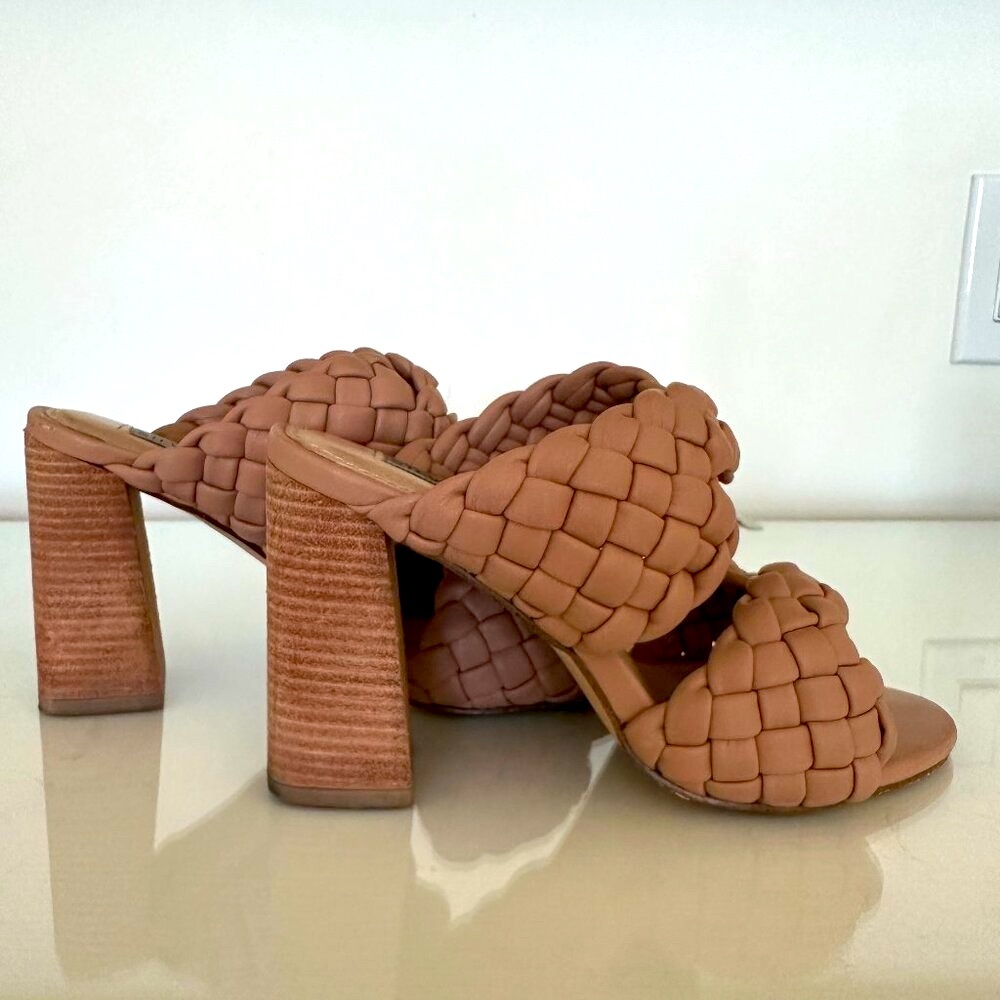 NEW Tan Steve Madden Women's Twisted Heeled Sandal Size 6